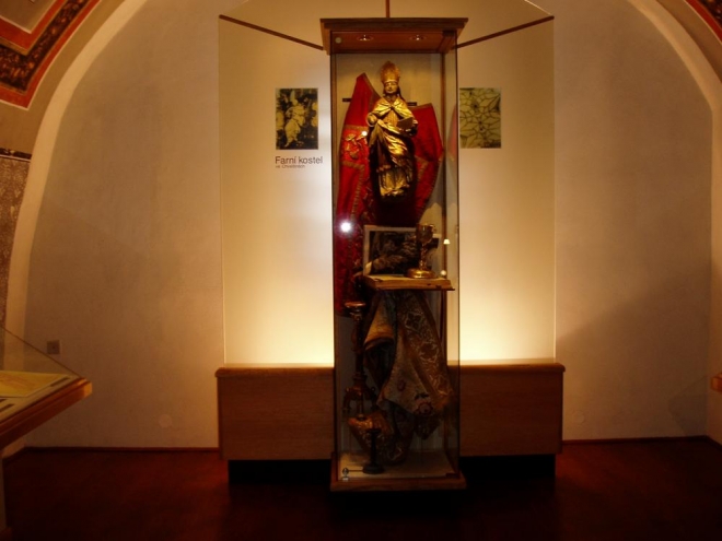 Muzeum Schwarzenberského plavebního kanálu se nachází v citlivě rekonstruovaném historickém objektu na náměstí obce, která je rodištěm autora Schwarzenberského plavebního kanálu Josefa Rosenauera. Projekt muzea byl realizován v letech 1999 - 2000.