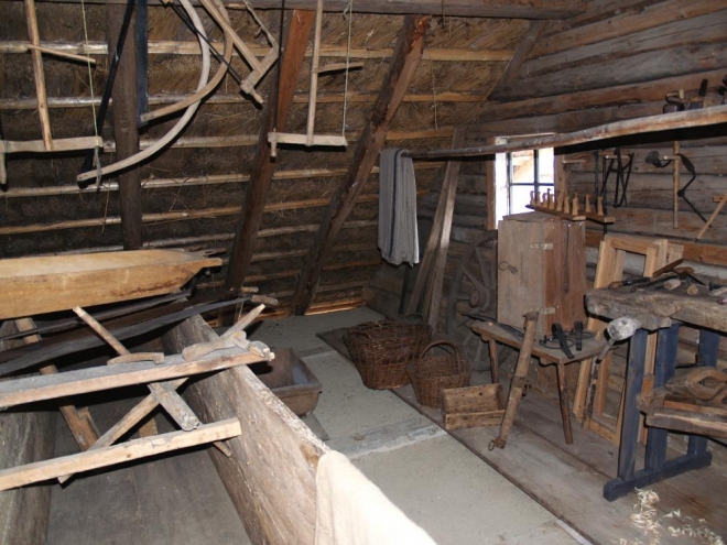 Dřevo, dřevo a zase dřevo. Osvědčený a příjemný materiál pro výrobu čehokoliv.