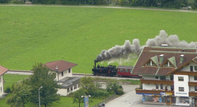 Parní lokomotiva, pěkná atrakce pro turisty.