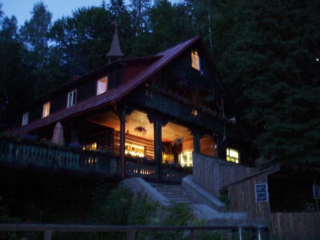 Večer na Turnerce je vždy romantický a posezení u krbu nemá chybu. I proto mě to sem láká opakovaně. 