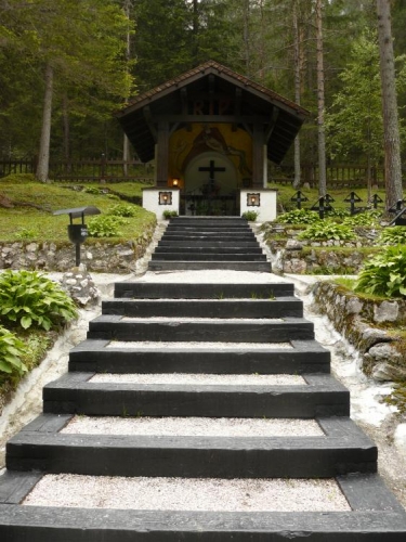 Hřbitov poblíž Monte Piana