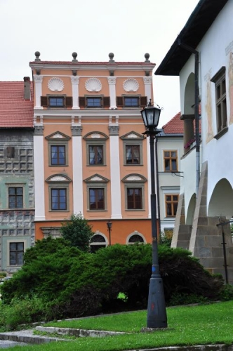 Díky tomu je zapsaná od roku 2009 v seznamu světového dědictví Unesca. Renesanční domy jsou opravdu výstavní.