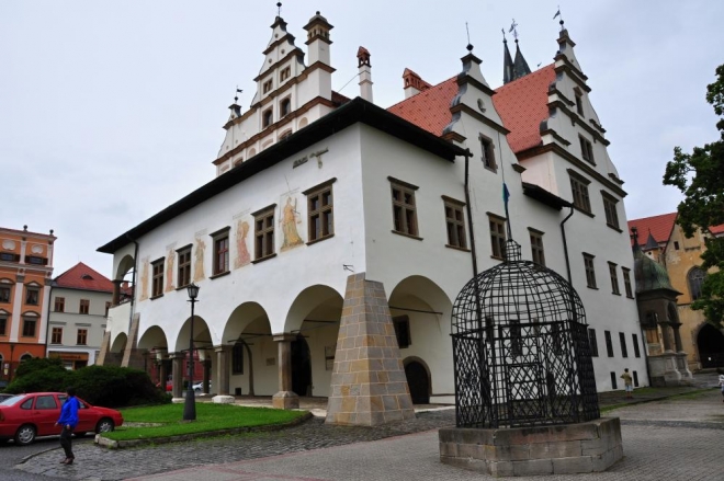 Radnici samozřejmě uvádějí na čestném místě...