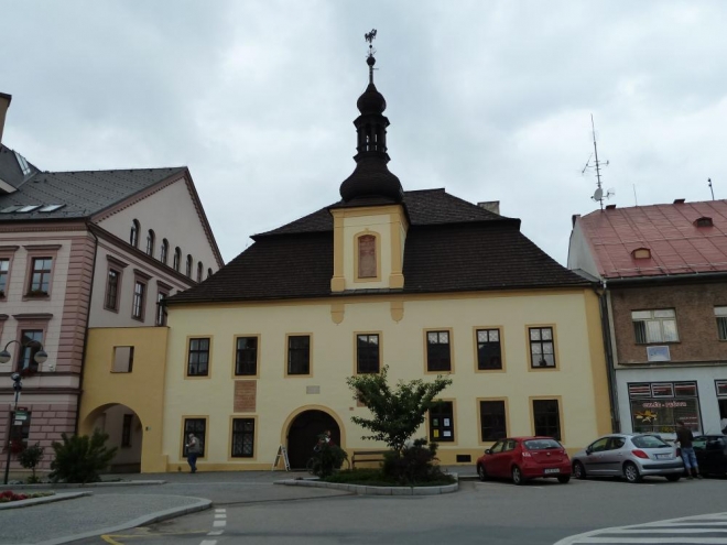Dům v Novém Městě, Radim snad bude vědět jaký (Tom)