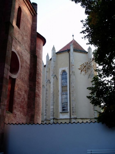 Presbyteř klášterního kostela.