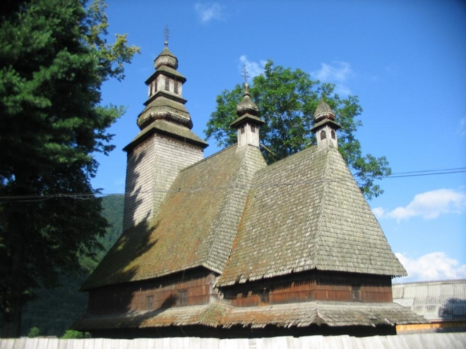 Podobný dřevěný kostel jsme viděli i ve skanzenu v Užhorodě.