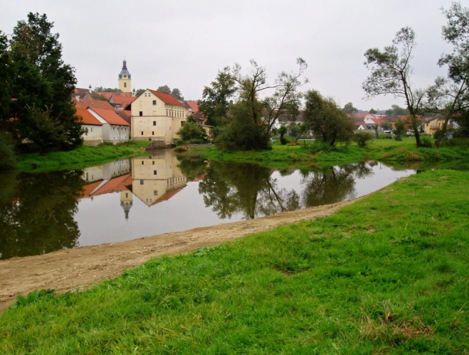 Hezkým pohledem na Blanici nás vítá Putim, která je starší než nedaleké okresní město Písek.. 