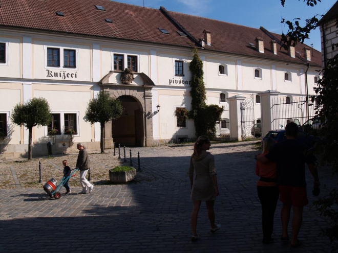 Knížecí pivovar stáčí Regent.