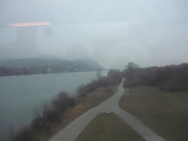 Městský ostrov s cyklostezkami a pěšími turistickými trasami