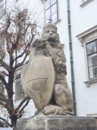 Lev se štítem
