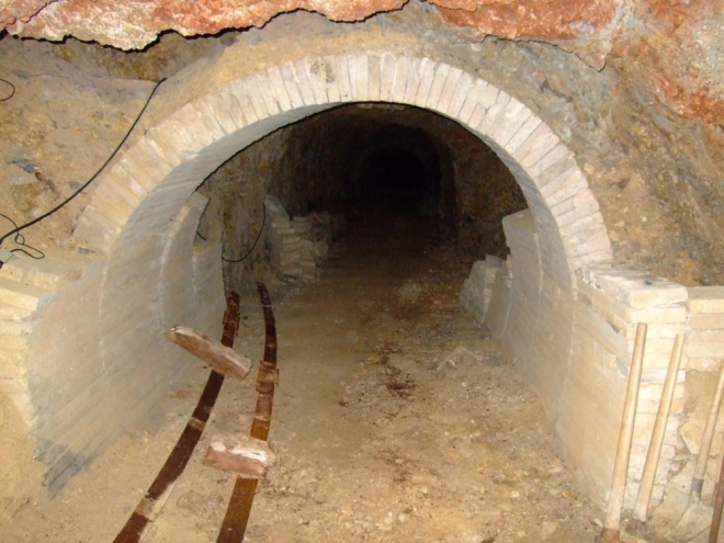 vstup do podzemí 