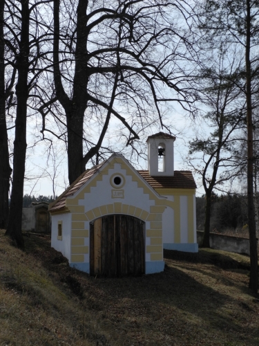 Kaplička ve Všetči.