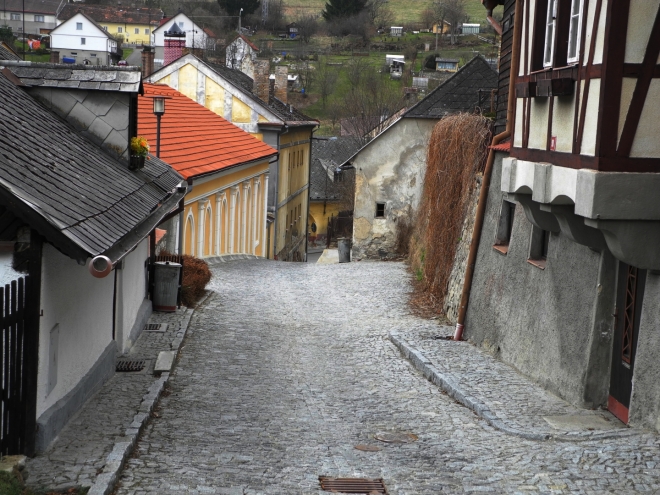 Sestup do Pivovarské ulice. 