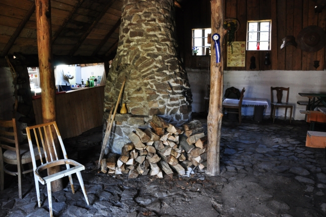 Jeníček s Mařenkou jsou zatím vedle v chlívku, pohublí po tvrdé zimě.