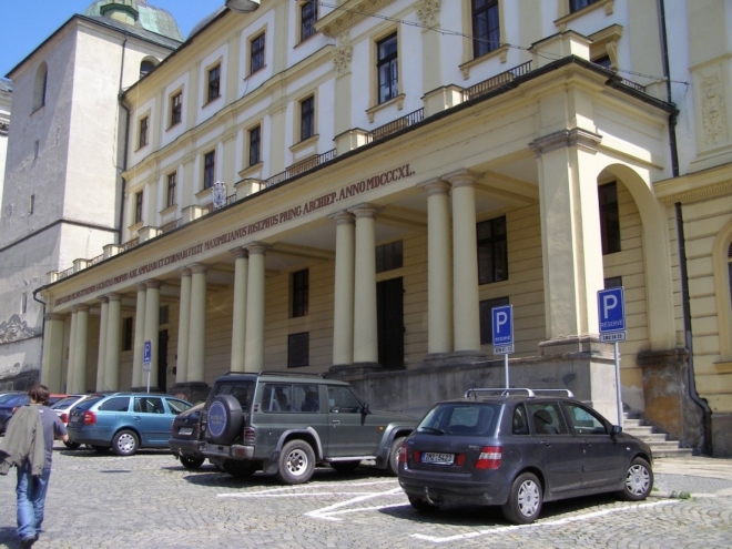 U kostela sv. Michala (2007, Šárka Čížková)