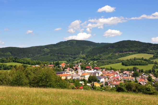 Kašperské Hory ze Šibeničního vrchu.