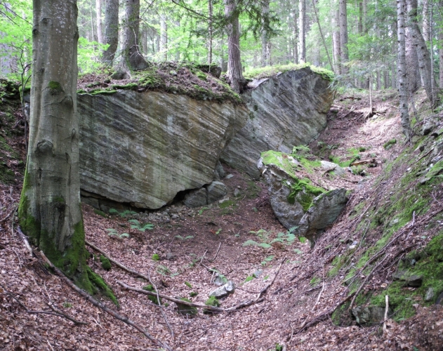 Malý lom.