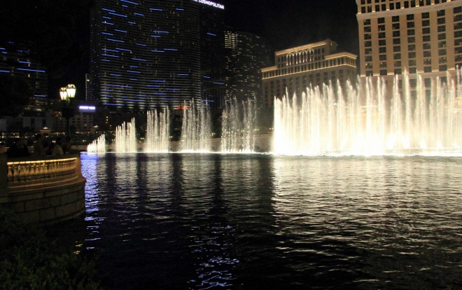 Nevada, Las Vegas - tyhle fontány byly vhodnějším objektem pro videokameru