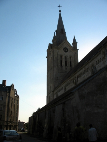 Kostel svatého Jana, jeden z nejstarších v Lotyšsku, vysvěcen byl už v roce 1284.