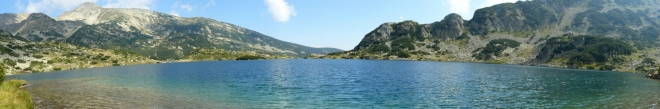 Jezero zblízka a přesto jako na dlani