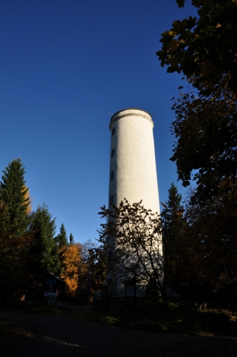 Zděná rozhledna na vrcholu Libína (1 096m) stojí již od roku 1883 a je 27m vysoká.