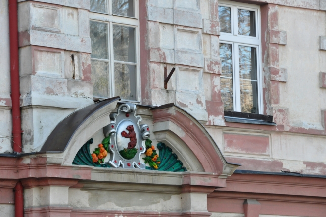 Ornament na domu na náměstí