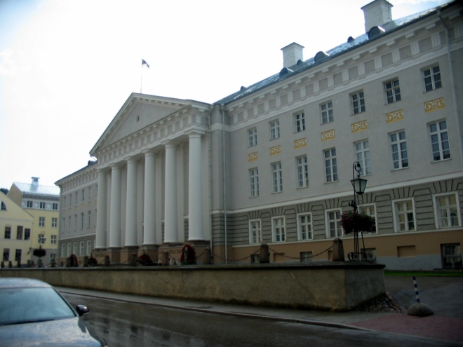 Hlavní budova univerzity