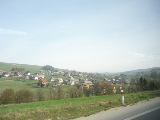 Převážně třípatrové domy na polské straně