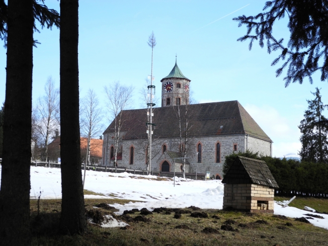Kostel v Haidmühle je mohutný...