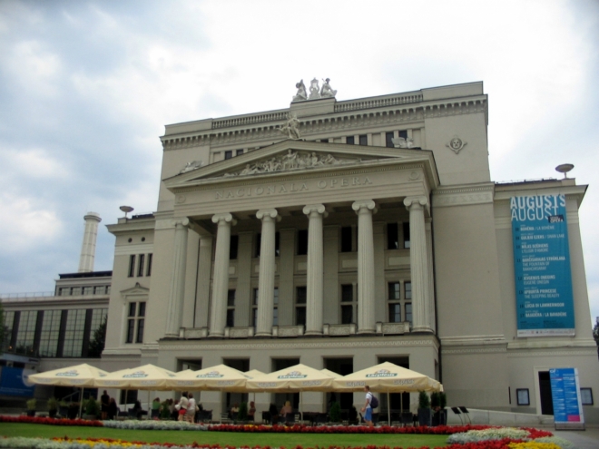 Lotyšská národní opera vznikla v roce 1912, její budova pochází z roku 1863.