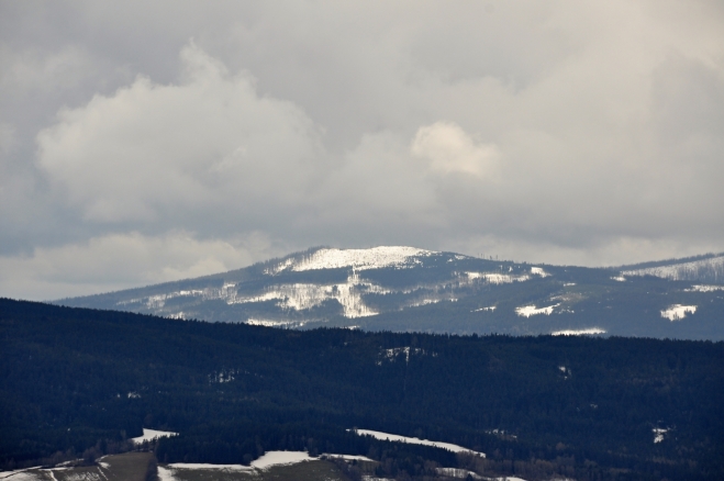 Více na sever od Roklanu jsou Ždánidla (1 308m).