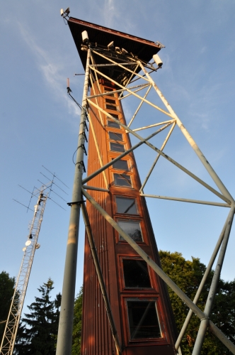 Koráb nad Kdyní je rozhlednou na stejnojmenném vrcholu (773 m n. m.). Ocelová stavba nahradila původní dřevěnou rozhlednu v roce 1992.