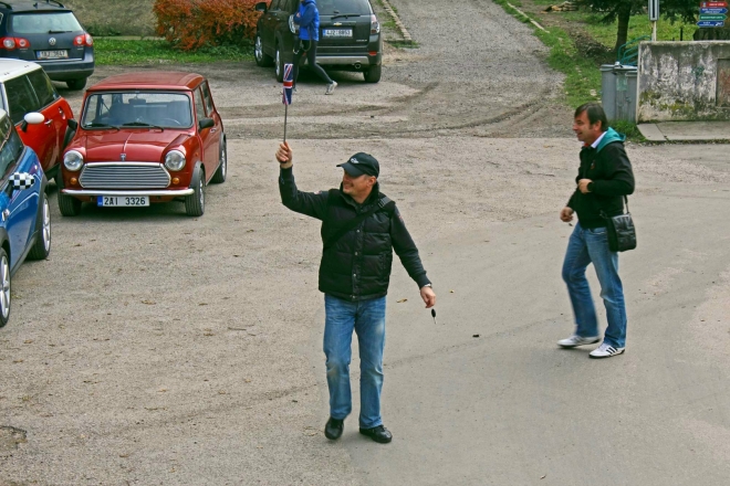 Parkoviště u Svatého Jána - musíme se tam vejít a tak je potřeba navigátor