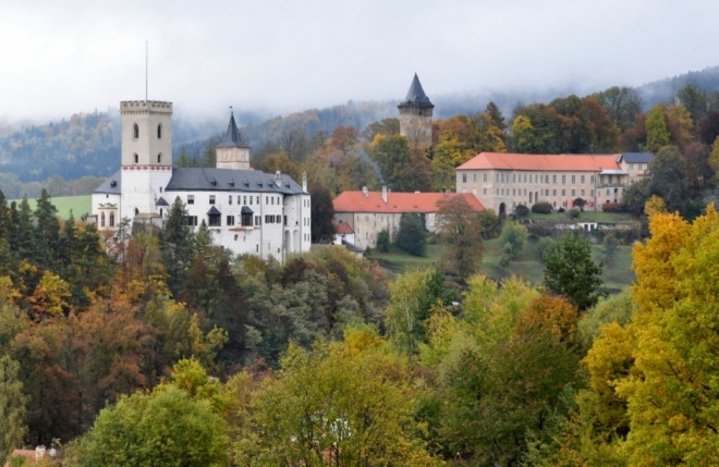 Ponuré počasí jako by k hradu patřilo...