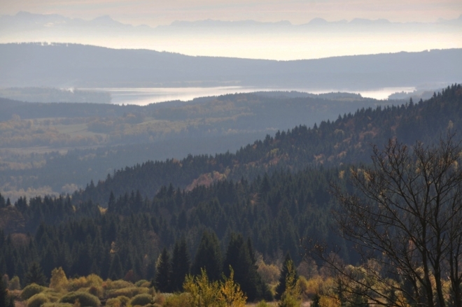 Překvapivě je vidět nejen Lipno, ale i vrcholy Alp.