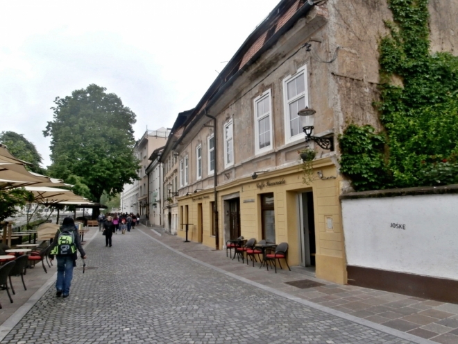 Petkovškovo nabrežje