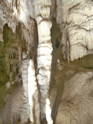Stalagnity, stalaktity i stalagnáty...