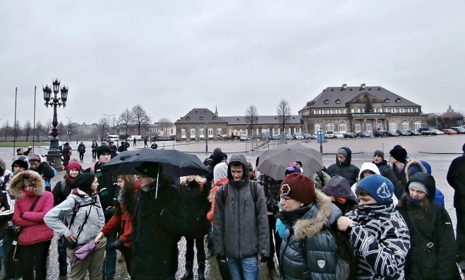 Část naší výpravy na Theaterplatz