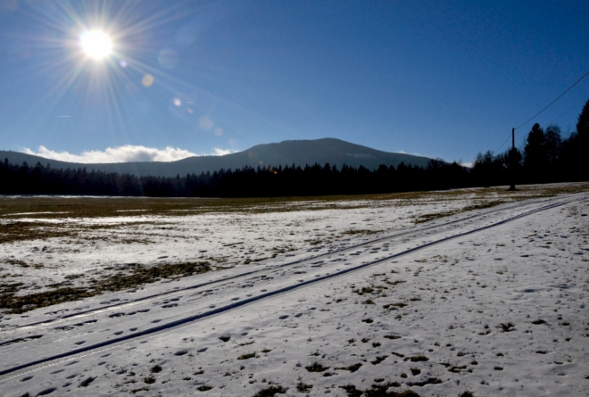 Na vzdálený Boubín (1 364 m n. m.) nás čeká ještě asi 7km a téměř 400 m převýšení.