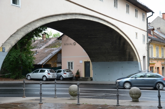 Pořádně vytunelovaný dům