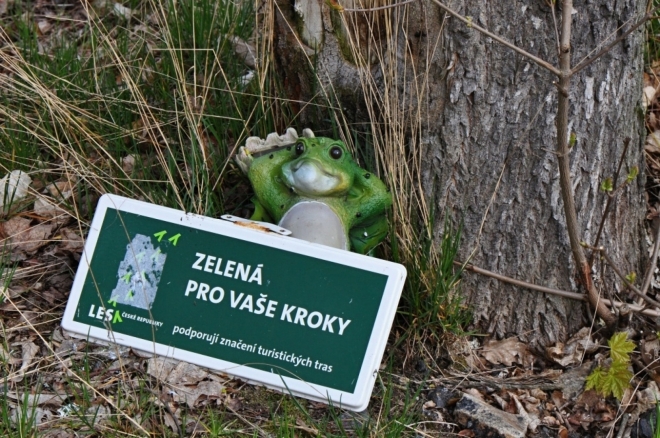 U rozcestníku naučné stezky.