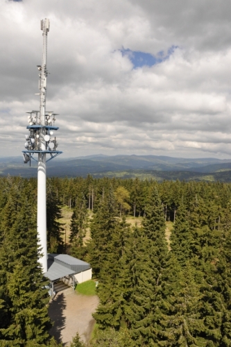 Telekomunikační věž.