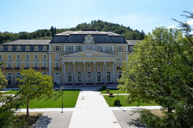 Grand Hotel Rogaška, zřejmě nejvýraznější budova ve městě. Původní hotel byl postaven v roce 1813, ten současný je již třetí verzí a vznikl počátkem 20. století (tehdy vyhořela druhá verze). Vzpomínám si, že nám Armando nějaký luxusní hotel ukazoval i zevnitř, s ročním odstupem už bohužel jen tipuji, že jsme byli právě zde.