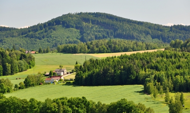 Vrch Hradiště 779 m n. m.).