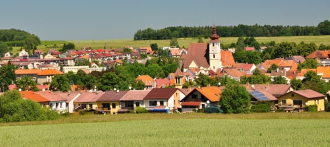 Trhové Sviny z poutní cesty ke kostelu Svaté Trojice.