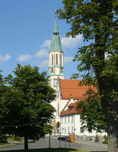 Kostel ve Waldthurnu (vesnici na bývalé trati, po níž uháníme), tedy pokud se nepletu.