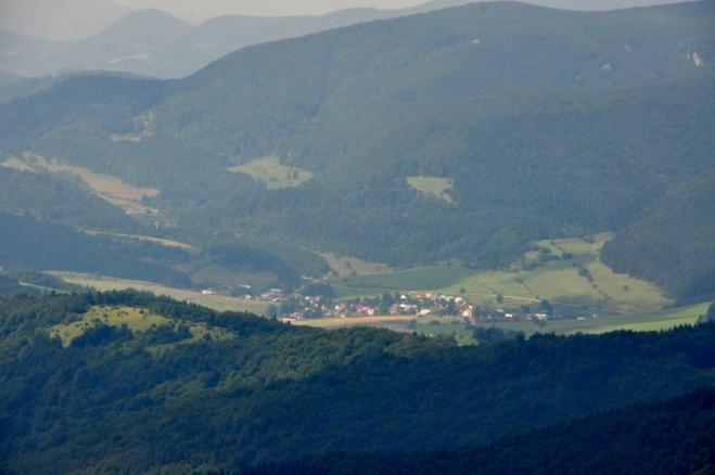 Fačkov, do kterého nakonec budeme sestupovat.