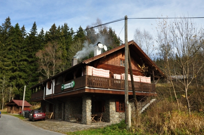 Chata ubytovny NP Šumava na Jeleních vrších.