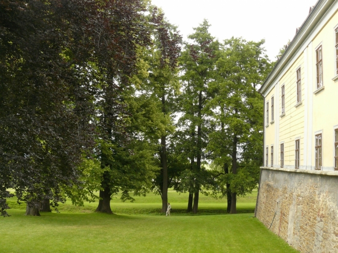 Park okolo zámku