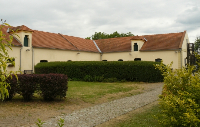 Přilehlá stavení